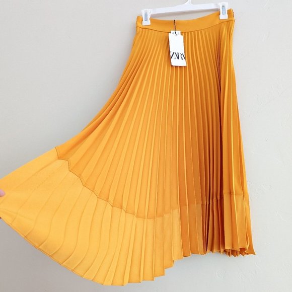 ZARA NWT PLEATED SKIRT ASYMMETRIC HEM - Picture 1 of 13